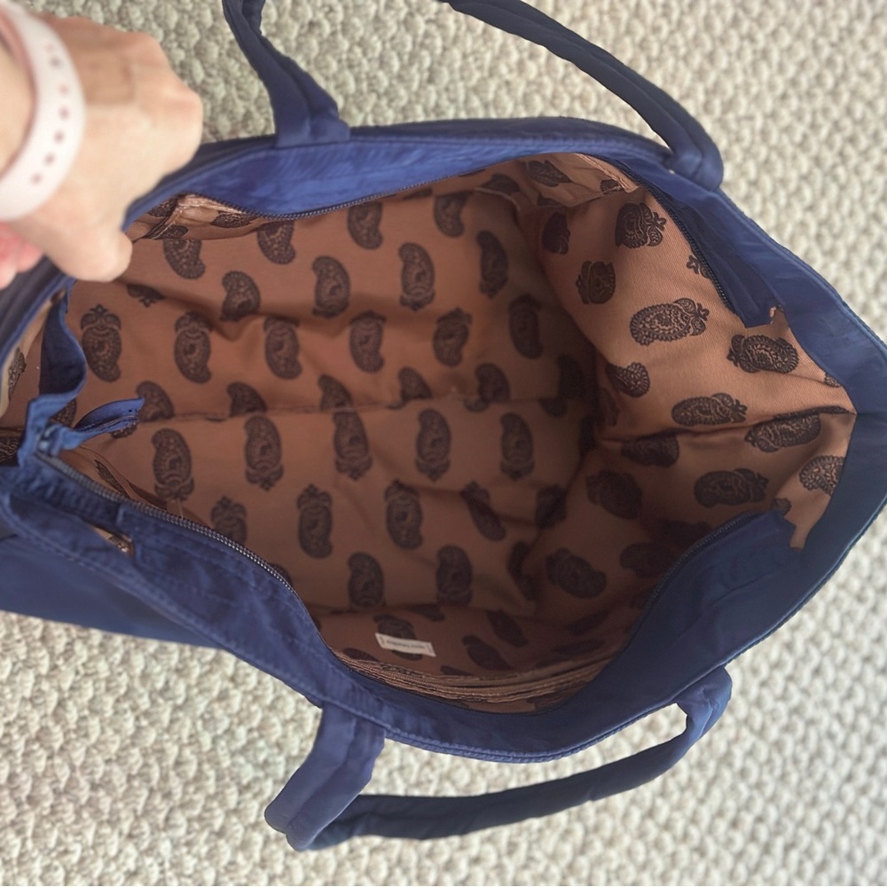 NWOT: Vera Bradley Navy Blue Tote Bag - Picture 3 of 14
